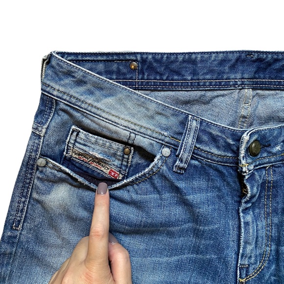 Diesel Women’s Denim “Floy” Size W29 L32 Straight Leg Jeans Distressed EUC - Picture 7 of 16